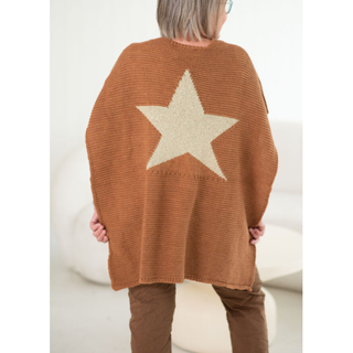 The Wrap Knit Star is a versatile layering choice, perfect for adding a touch of warmth and style to any outfit. With its front fastening design, the Wrap Knit Star ensures easy wearability and a secure fit.